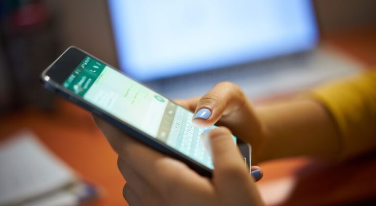 WhatsApp Business Gets Voice Calls and AI-Powered Shopping Suggestions - AI Gimmick